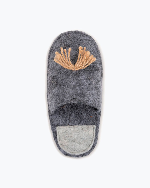 Іграшка Природа «Пантофля» для собак, сіра, 15х7 см